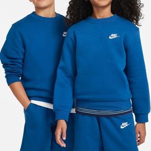 Nike Sportswear Club Fleece
Big Kids' Sweatshirt small